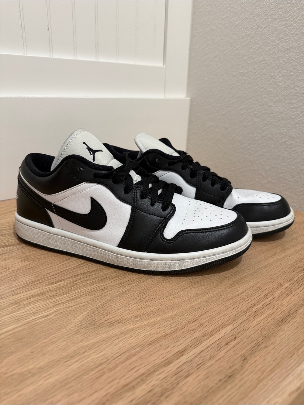 Jordan Low Top Sneakers Black White